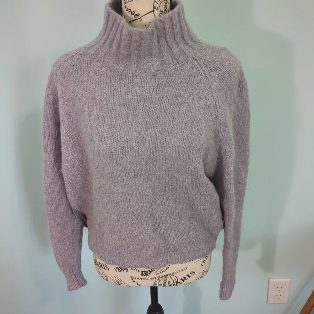 Club Monaco Hilo Purple Sweater Size XS Italian yarn